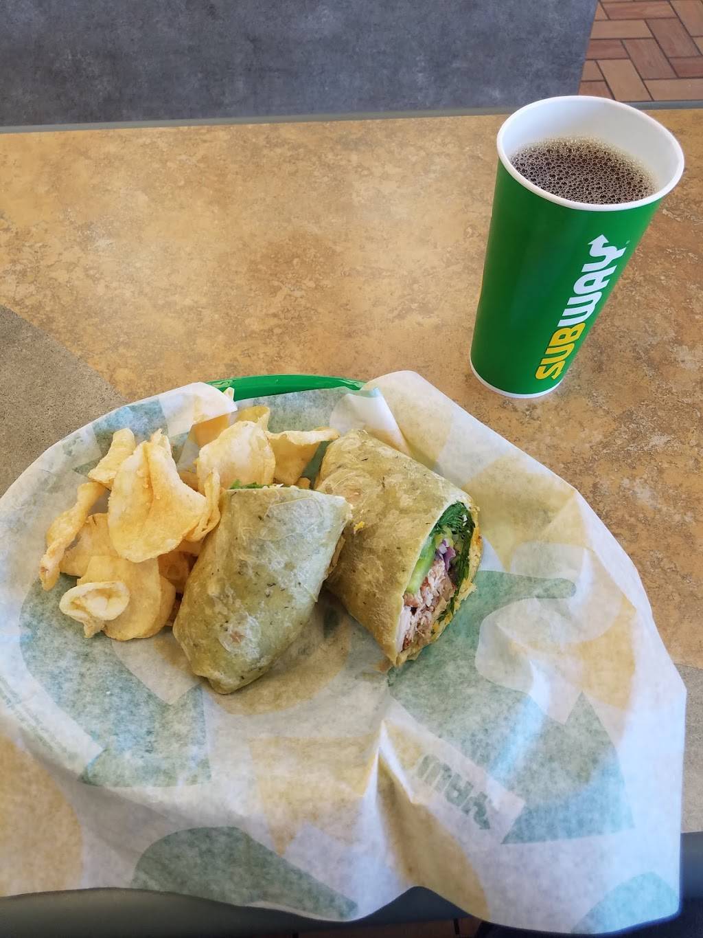 Subway | restaurant | 1220 N State Rd, Flora, IL 62839, USA | 6186627900 OR +1 618-662-7900