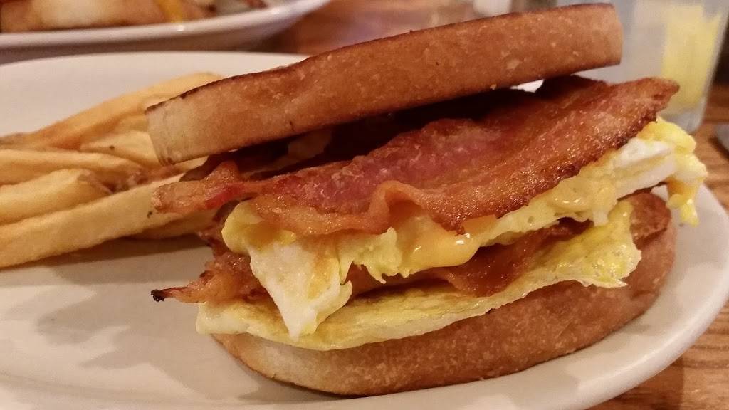 Cracker Barrel Old Country Store | restaurant | 4350 E Southport Rd, Indianapolis, IN 46237, USA | 3177847691 OR +1 317-784-7691