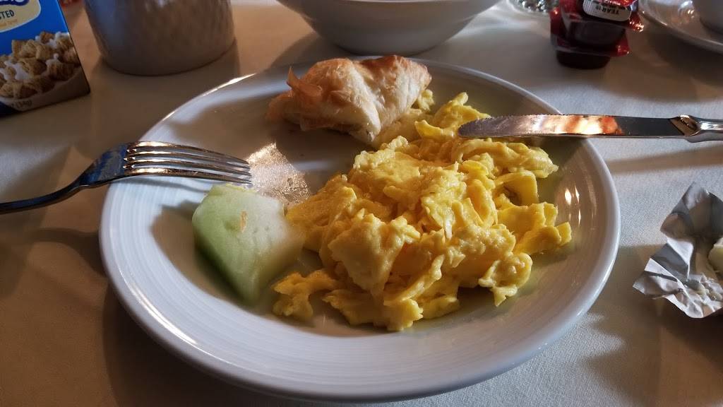 Castle Hill Restaurant | restaurant | 2910 VT-103, Cavendish, VT 05142, USA | 8022267361 OR +1 802-226-7361