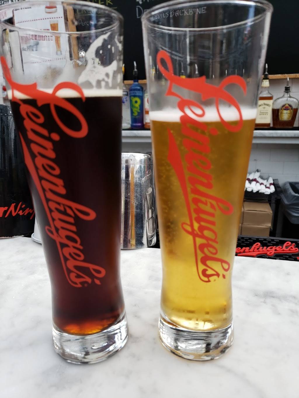 Leinie Lodge & Beer Garden | restaurant | 4 Market Pl, Baltimore, MD 21202, USA | 4432083316 OR +1 443-208-3316