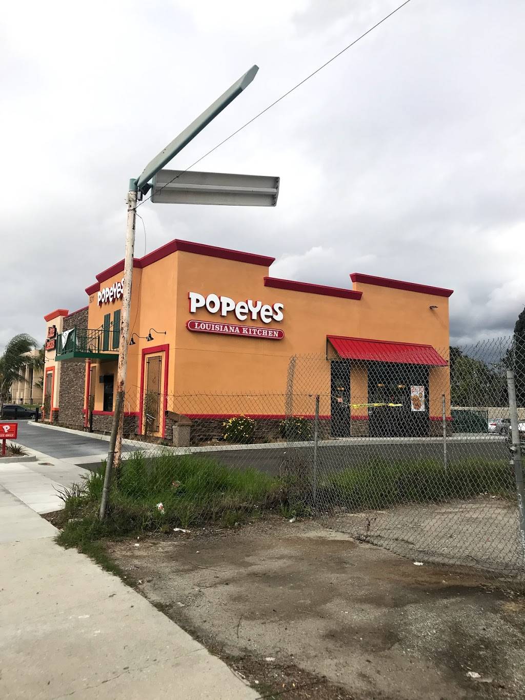 Popeyes Louisiana Kitchen | restaurant | 9211 Telegraph Rd, Pico Rivera, CA 90660, USA | 5623681666 OR +1 562-368-1666