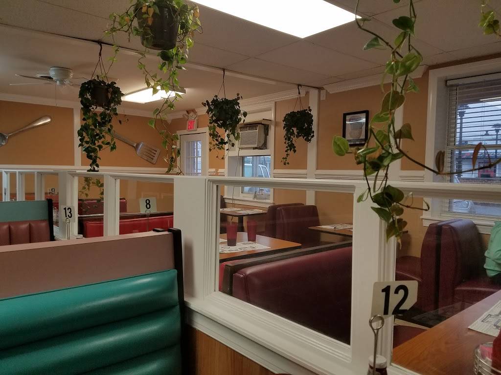 Old Town Diner | cafe | 307 Main St, Myersville, MD 21773, USA | 3015087096 OR +1 301-508-7096