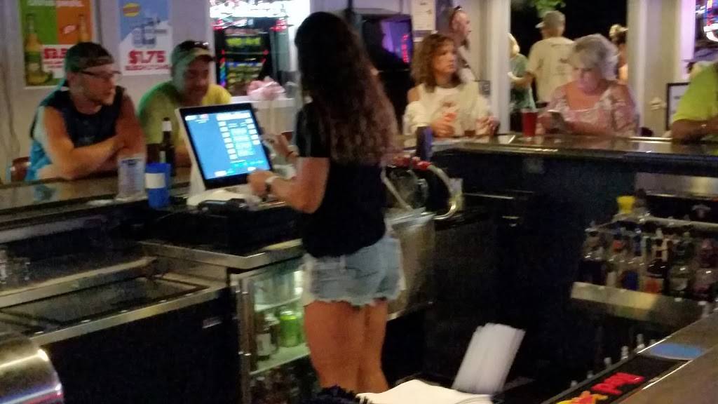 Hot Rod Nellies | restaurant | 122 S Jackson Rd, Pecatonica, IL 61063, USA | 8152392424 OR +1 815-239-2424