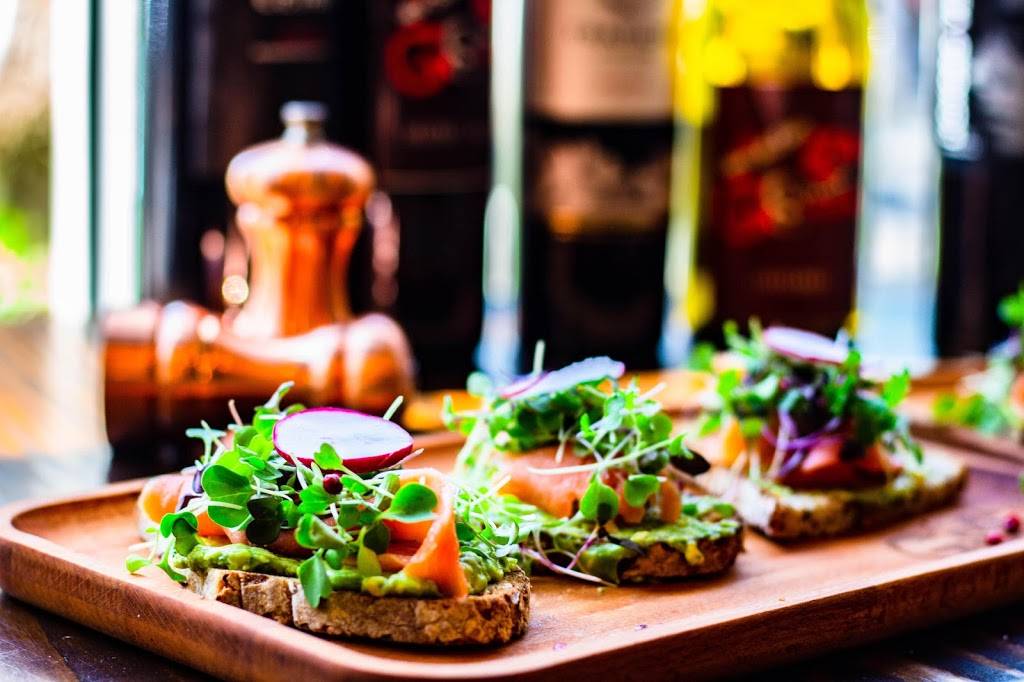 Gs Pizza | restaurant | 4840 Bienville St, New Orleans, LA 70119, USA | 5044836464 OR +1 504-483-6464