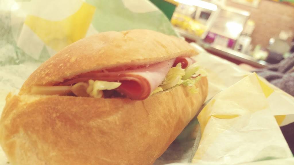 Subway | restaurant | 2775 W Thomas Rd #101, Phoenix, AZ 85017, USA | 6022697037 OR +1 602-269-7037