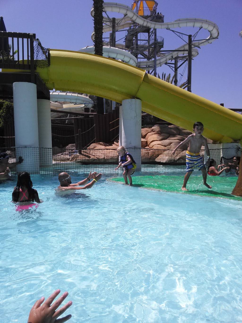 Carls Jr. | restaurant | 111 Raging Waters Dr, San Dimas, CA 91773, USA | 9098022245 OR +1 909-802-2245