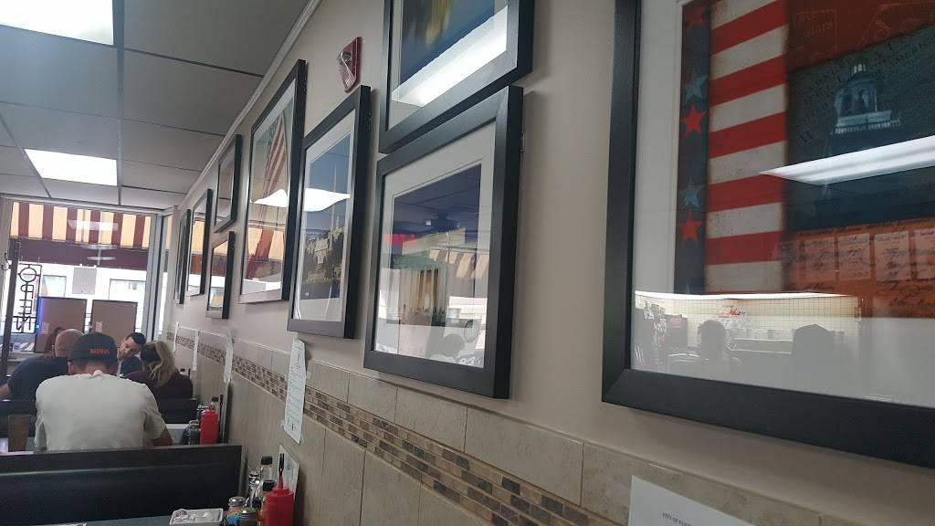 Liberty Lunch | restaurant | 732 Central Ave, Pawtucket, RI 02861, USA | 4017258396 OR +1 401-725-8396