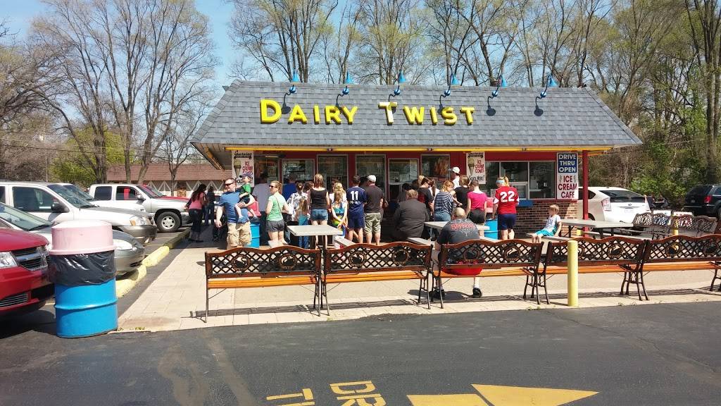 Dairy Twist Cafe | restaurant | 2660 Benstein Rd, Walled Lake, MI 48390, USA | 2486244401 OR +1 248-624-4401