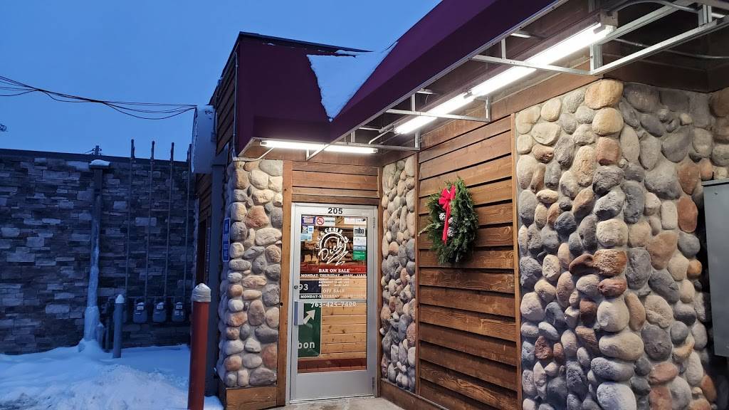Dicks Bar & Grill | restaurant | 205 Central Ave, Osseo, MN 55369, USA | 7634257400 OR +1 763-425-7400
