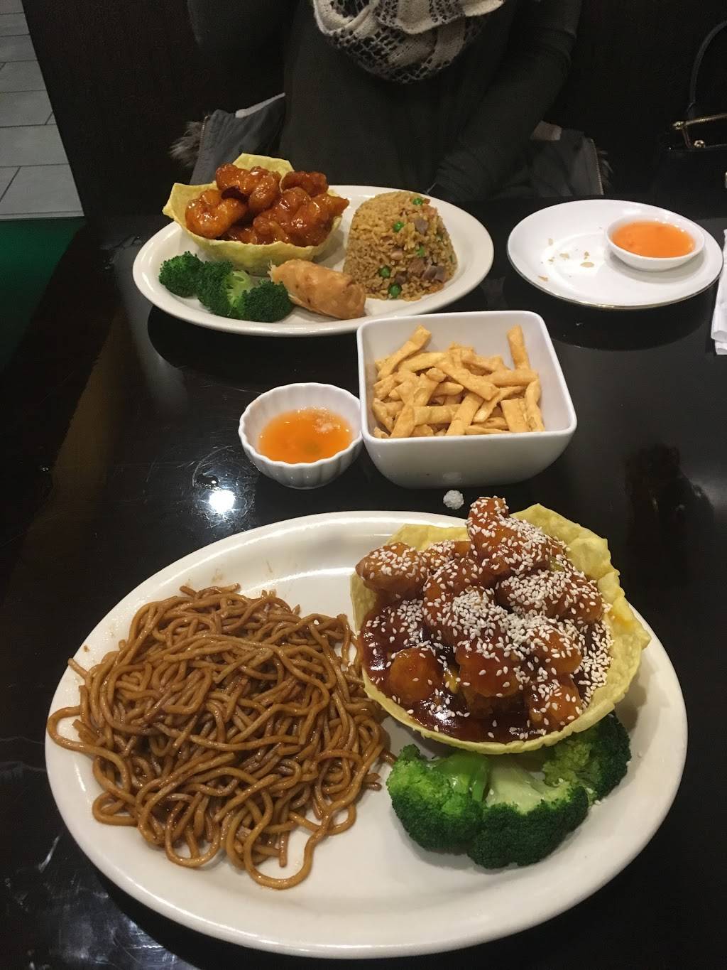 Little Hong Kong | restaurant | 18332 Bagley Rd, Cleveland, OH 44130, USA | 4402608888 OR +1 440-260-8888
