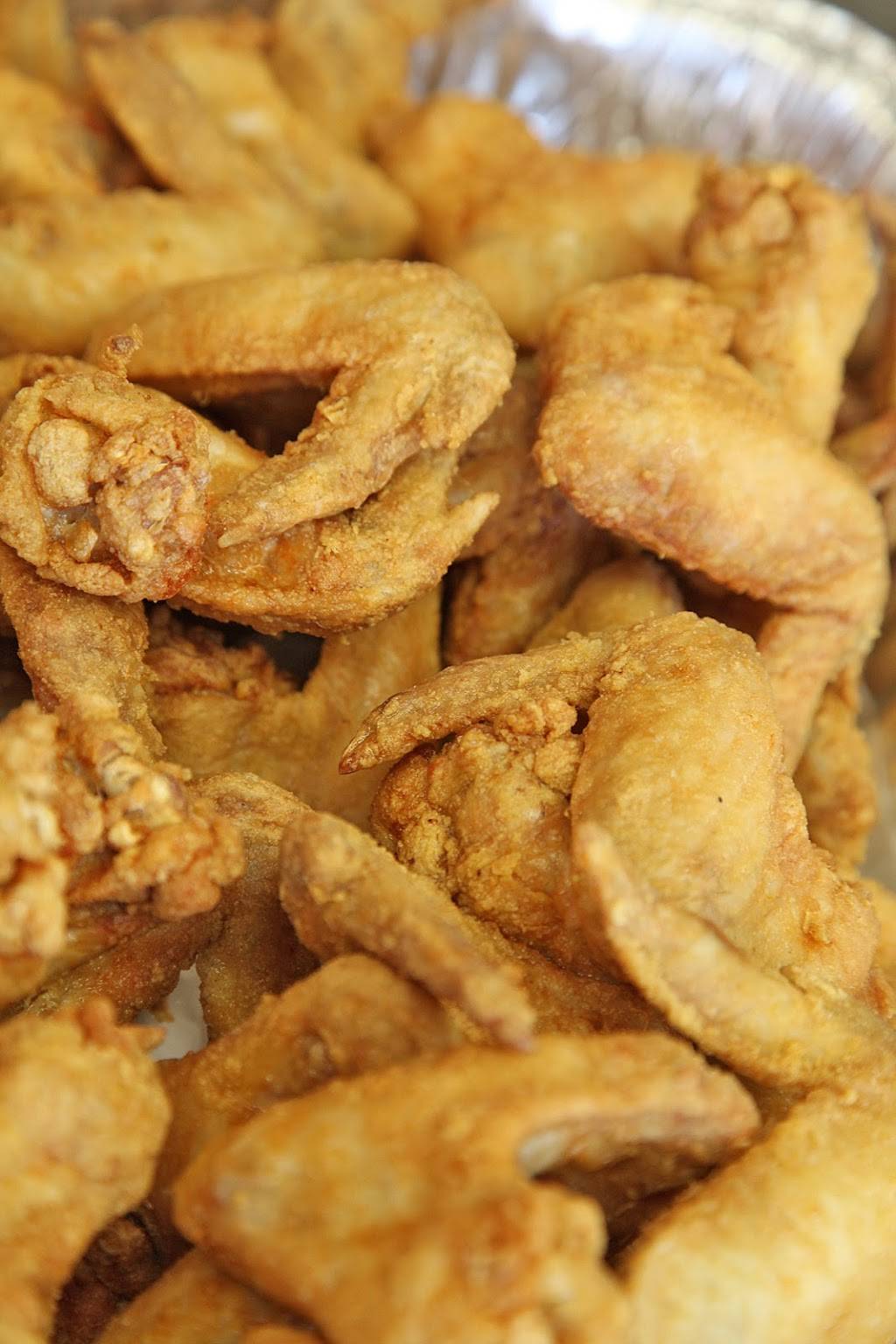 JJ Fish & Chicken | restaurant | 6212 W Capitol Dr, Milwaukee, WI 53216, USA | 4144614740 OR +1 414-461-4740