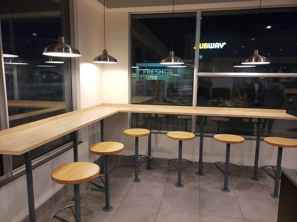 Taco Bell | meal takeaway | 300 Tecumseh Rd E, Windsor, ON N8N 3S7, Canada | 5199717268 OR +1 519-971-7268