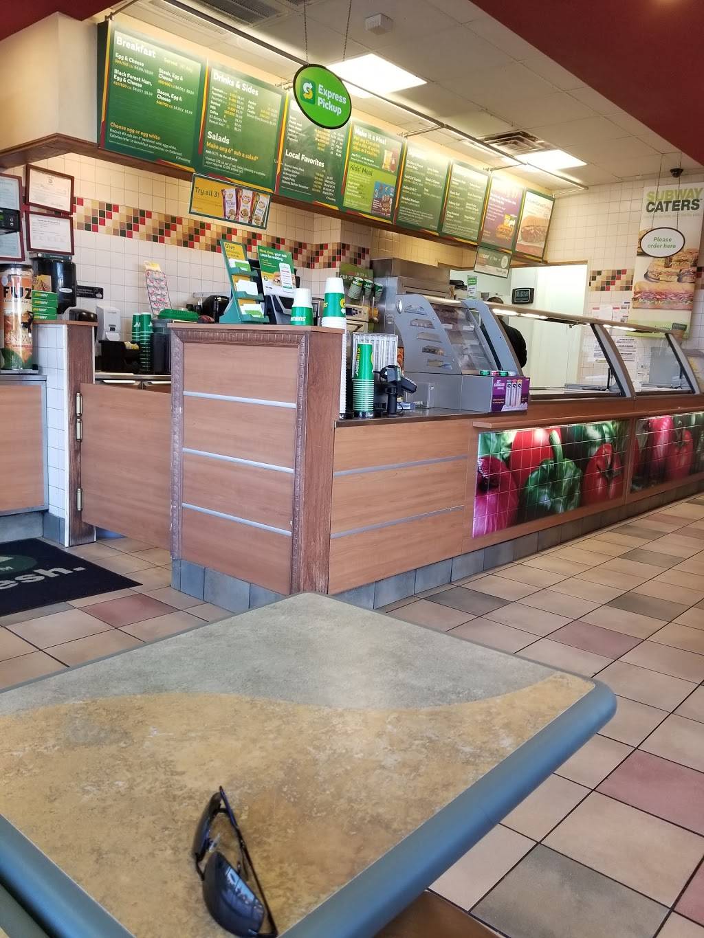 Subway Restaurants | restaurant | 6402 E Mockingbird Ln Ste A, Dallas, TX 75214, USA | 2148269898 OR +1 214-826-9898