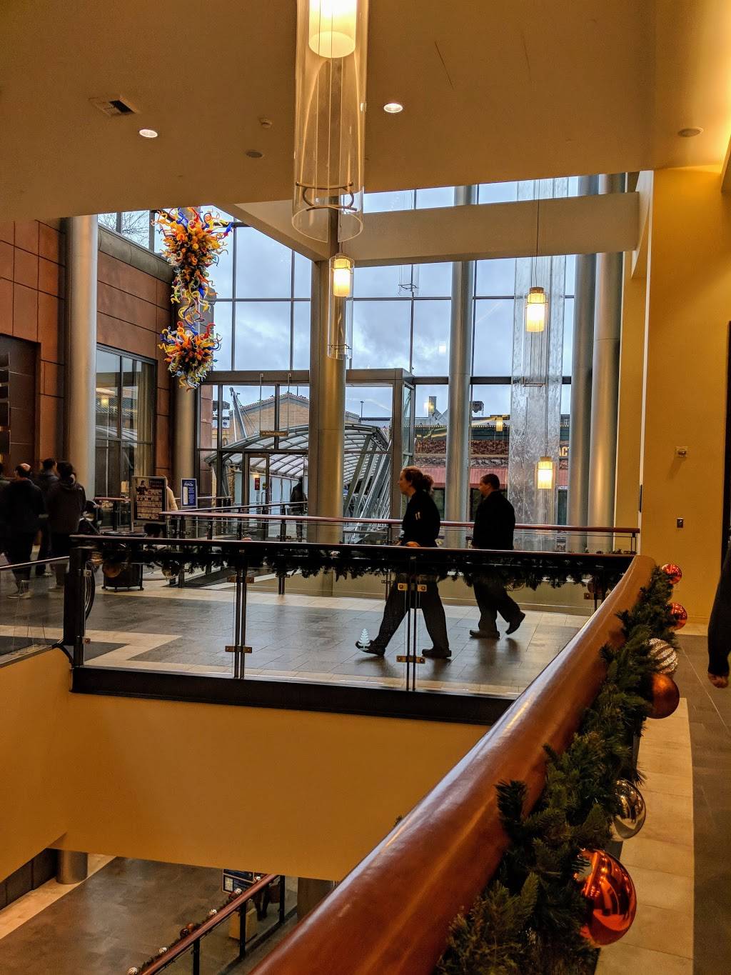 Cinemark Lincoln Square | meal takeaway | 700 Bellevue Way NE #310, Bellevue, WA 98004, USA | 4254509100 OR +1 425-450-9100