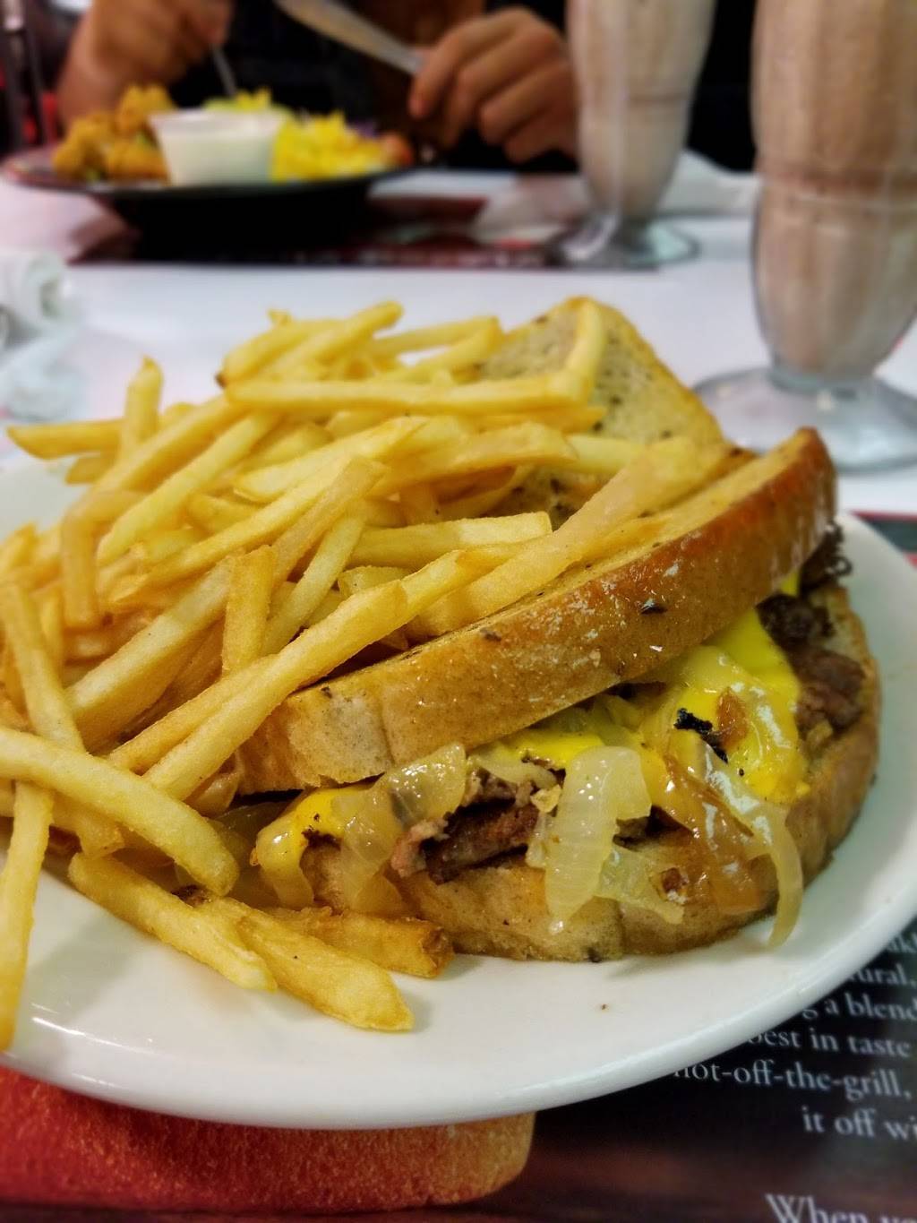 Steak n Shake | restaurant | 1580 Wabash Ave, Springfield, IL 62704, USA | 2177870392 OR +1 217-787-0392