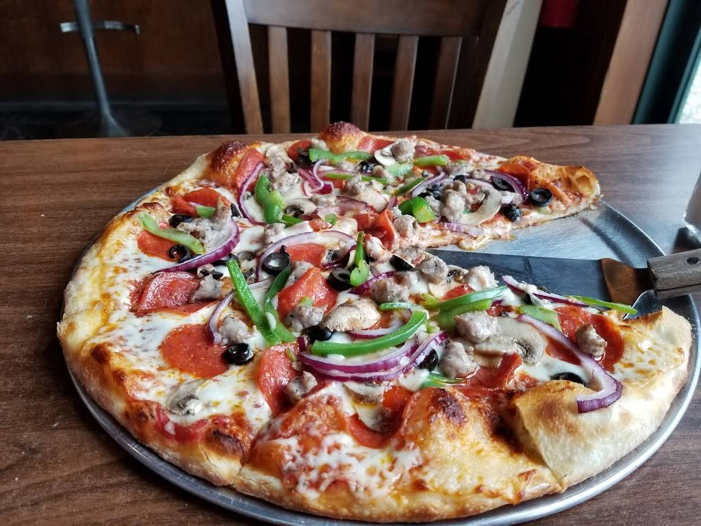 Riverboat Pizza Company | restaurant | 5975 Ogeechee Rd #1200, Savannah, GA 31419, USA | 9127776788 OR +1 912-777-6788