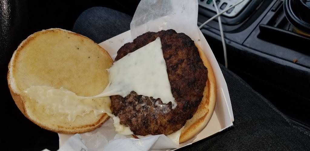 Hardees | restaurant | 1533 E 162nd St, South Holland, IL 60473, USA | 7083317399 OR +1 708-331-7399