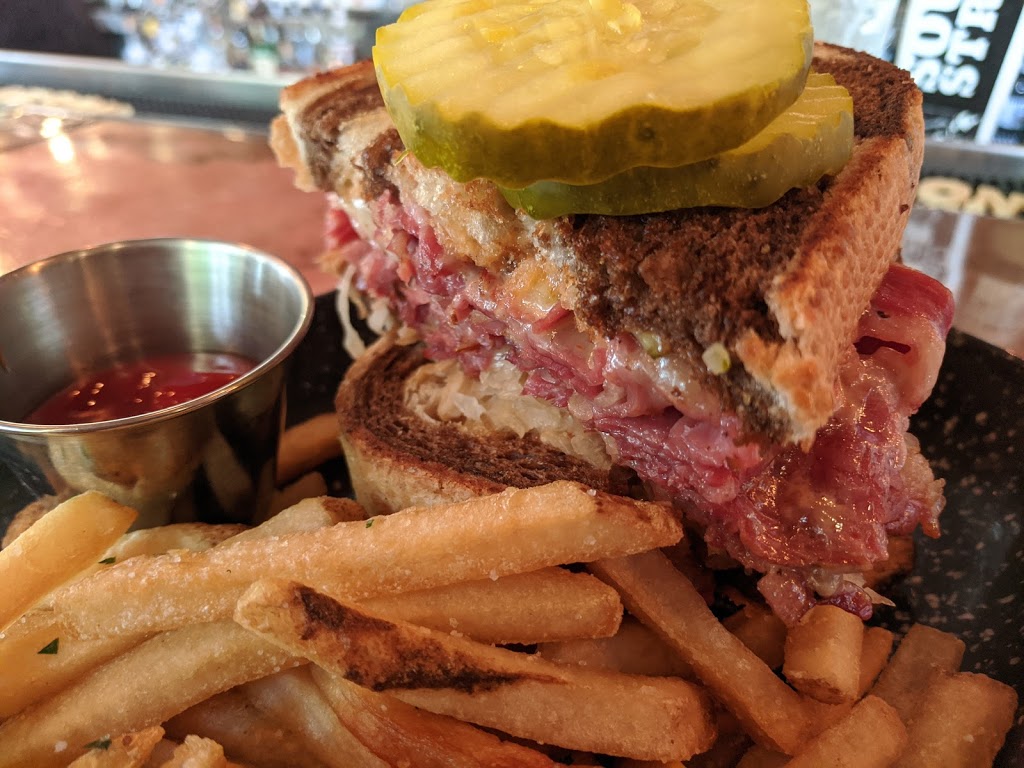 Bronson Bierhall | restaurant | 4100 Fairfax Dr, Arlington, VA 22203, USA | 7035281110 OR +1 703-528-1110