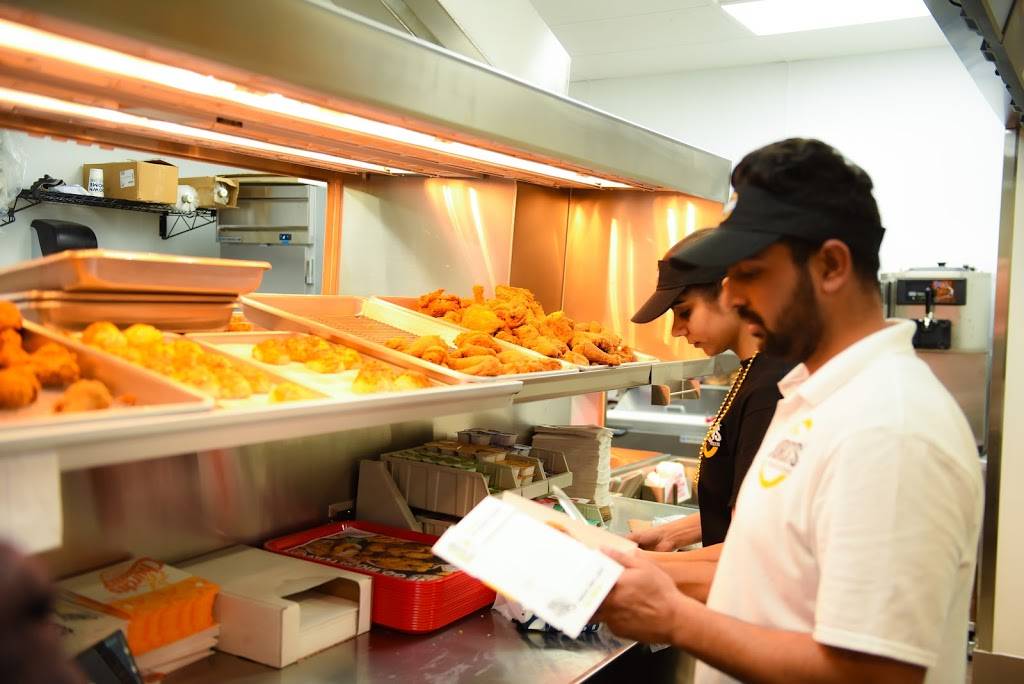 Churchs Texas Chicken | restaurant | 78 Quarry Edge Dr, Brampton, ON L6V 4K2, Canada | 9058740008 OR +1 905-874-0008