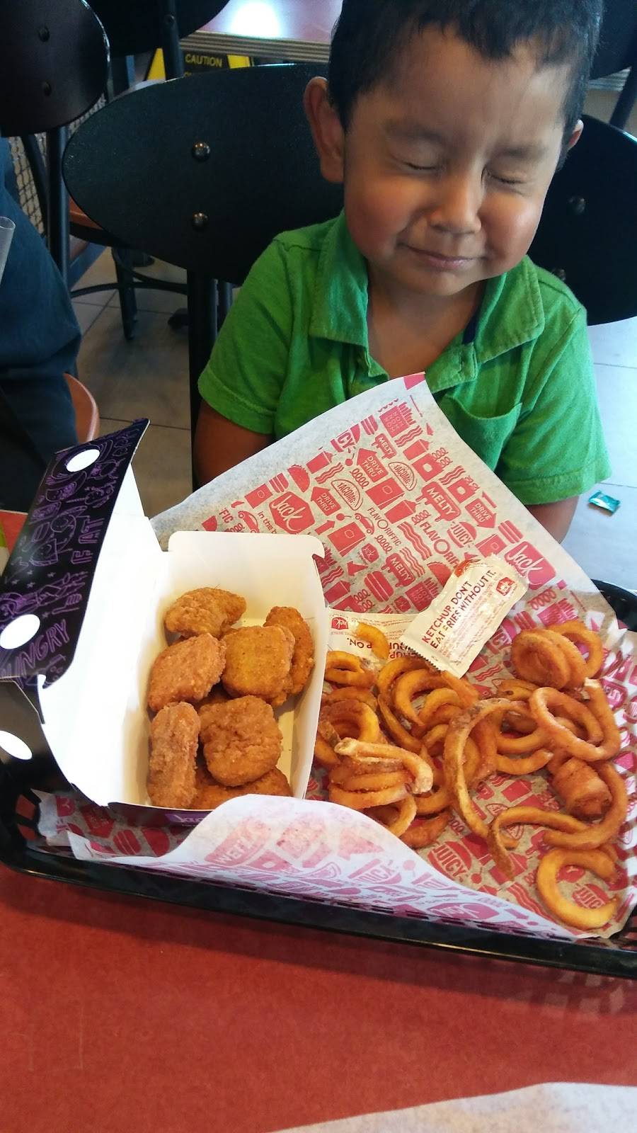 Jack in the Box | restaurant | 1906 Crenshaw Blvd, Los Angeles, CA 90016, USA | 3237370452 OR +1 323-737-0452