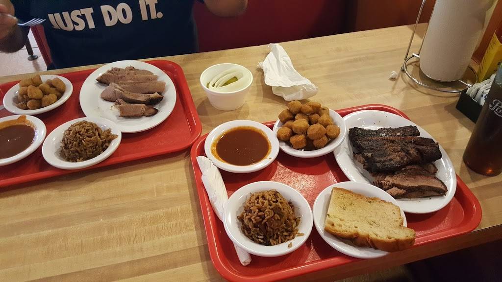 Tonys Barbecue & Steakhouse | restaurant | 4700 Twin City Hwy, Groves, TX 77619, USA | 4099627427 OR +1 409-962-7427