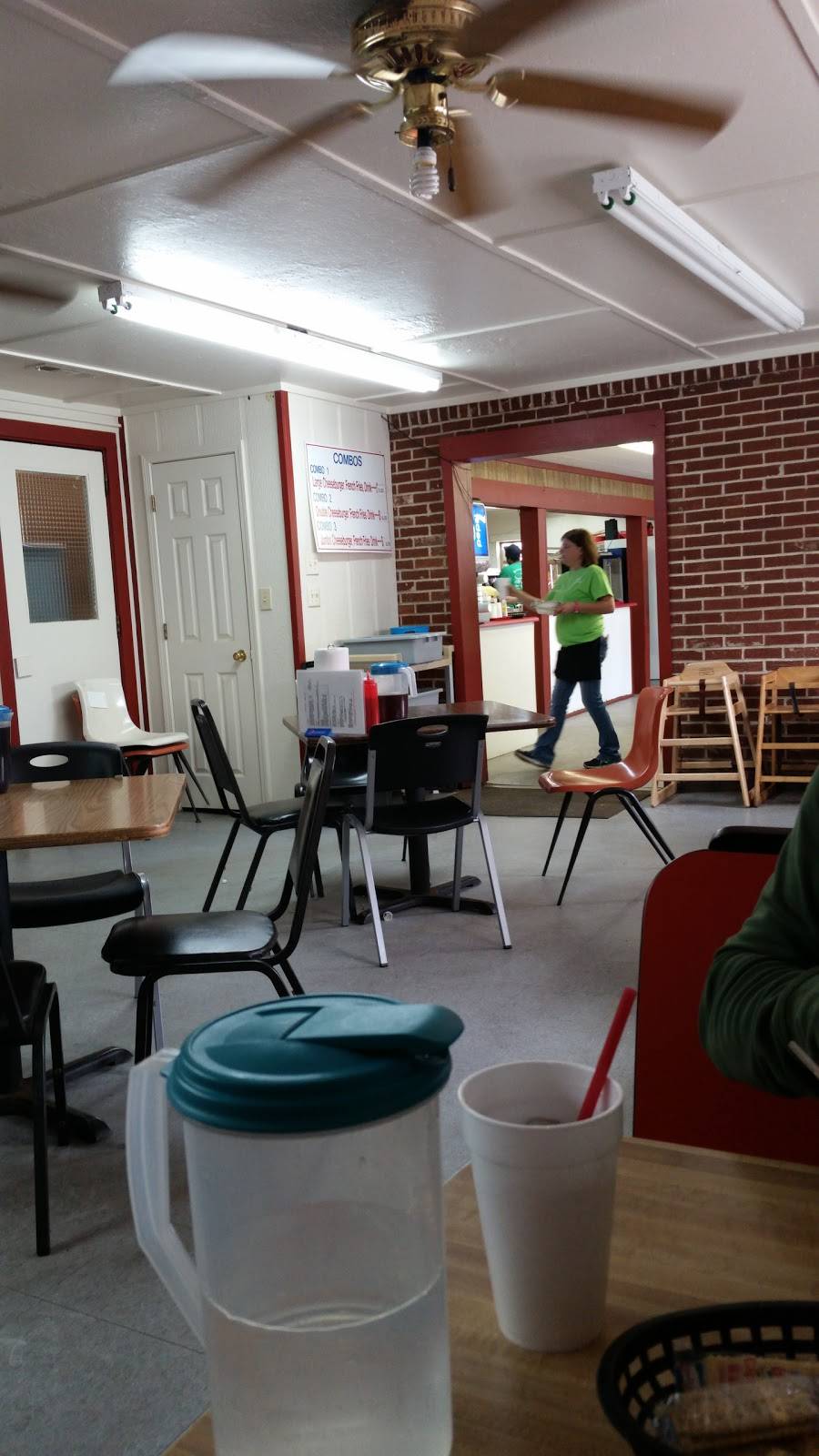 Royston Drive In | restaurant | 1267 Bowersville St, Royston, GA 30662, USA | 7062457311 OR +1 706-245-7311