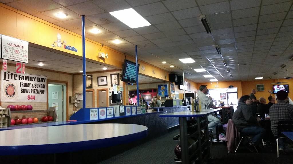 Ten Pin Alley & Big Mikes Restaurant | restaurant | 5621 S Occidental Hwy, Tecumseh, MI 49286, USA | 5174238322 OR +1 517-423-8322