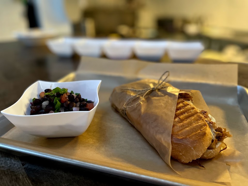 Brew Drinkery & Bistro | cafe | 206 E Pearl St, Granbury, TX 76048, USA | 8173818871 OR +1 817-381-8871