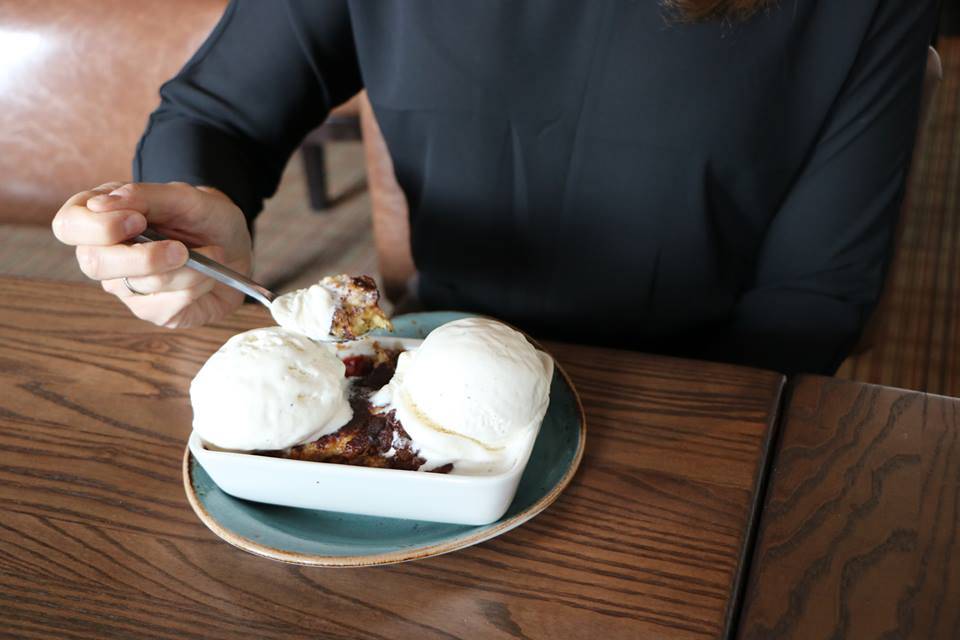 Tony Romas | restaurant | 701 8th St, Greeley, CO 80631, USA | 9703532841 OR +1 970-353-2841