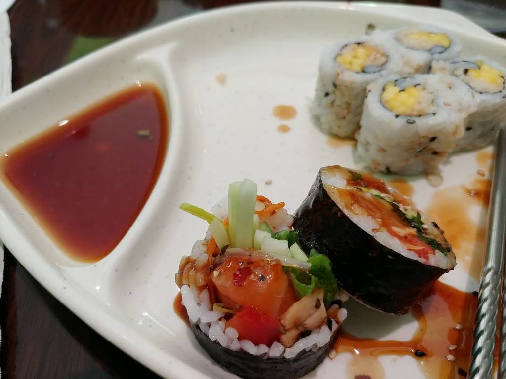 Hakari Sushi | restaurant | 155 Boulevard des Laurentides, Laval, QC H7G 2T5, Canada | 4509335688 OR +1 450-933-5688