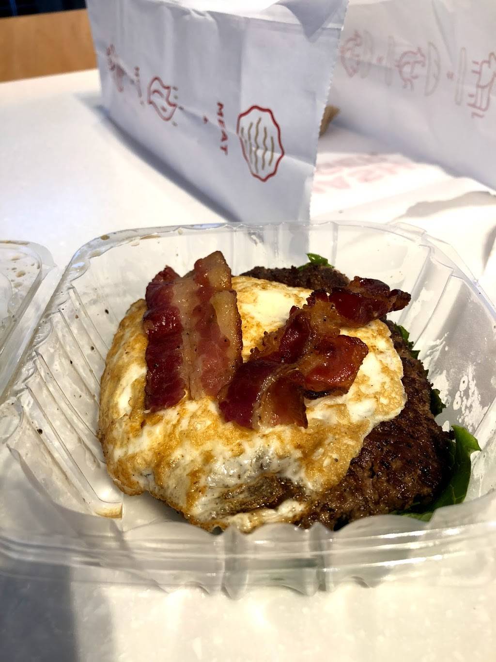 Smashburger | restaurant | 4 Aviation Cir, Arlington, VA 22202, USA | 7034133220 OR +1 703-413-3220