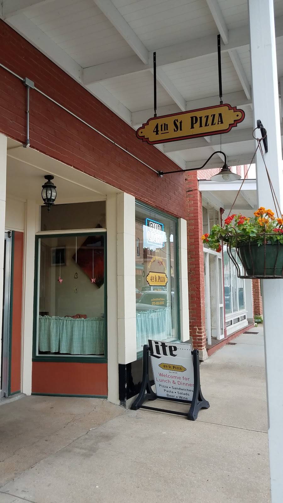 4th Street Pizza | restaurant | 113 E 4th St, Hermann, MO 65041, USA | 5734862642 OR +1 573-486-2642