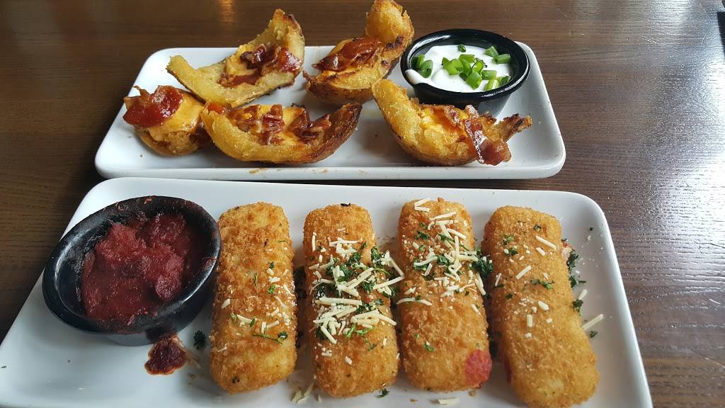 TGI Fridays | restaurant | 7000 Austin St, Forest Hills, NY 11375, USA | 7187933263 OR +1 718-793-3263