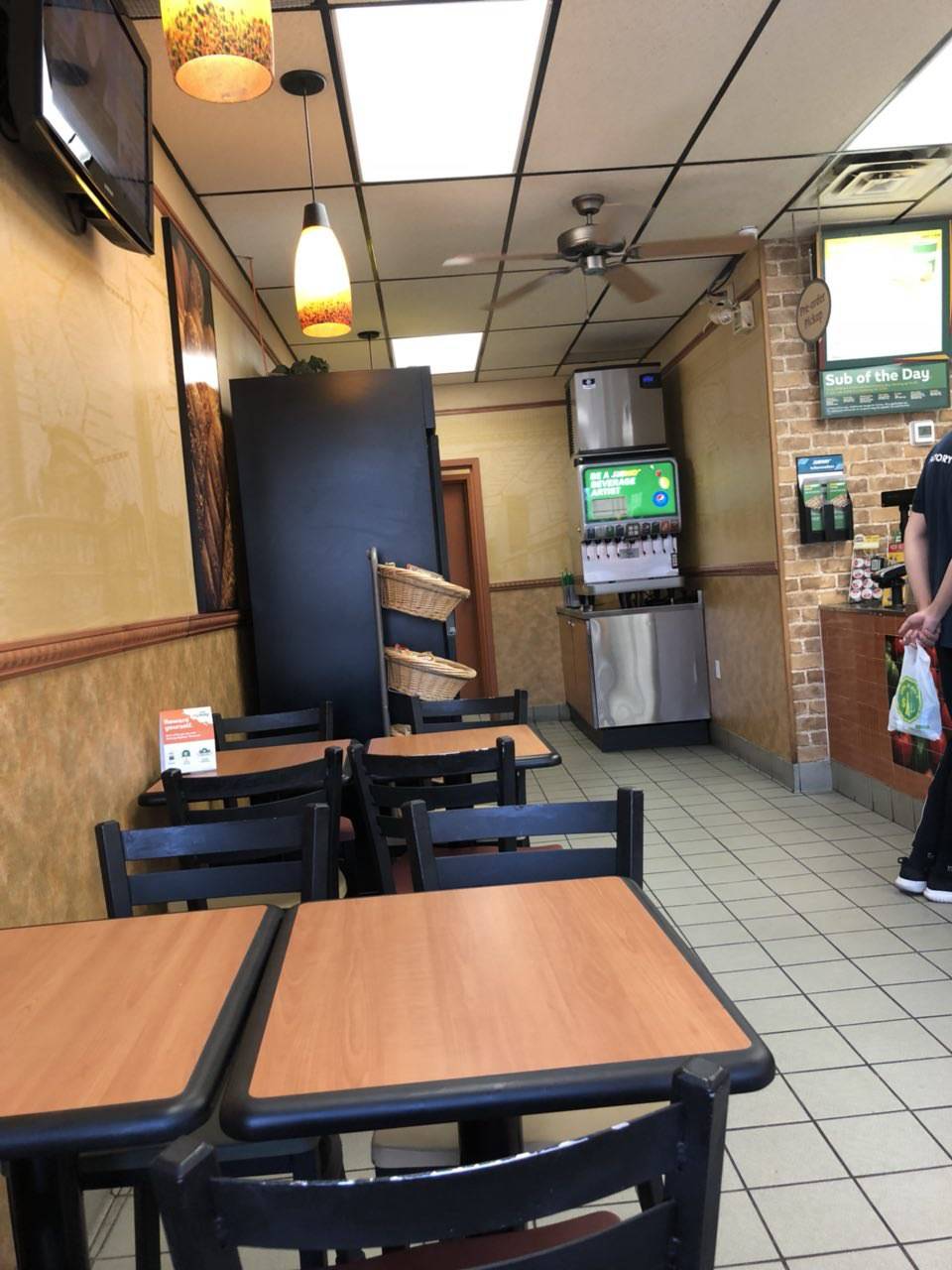 Subway | restaurant | 247 Sheppard Ave E, North York, ON M2N 2A3, Canada | 4162257782 OR +1 416-225-7782