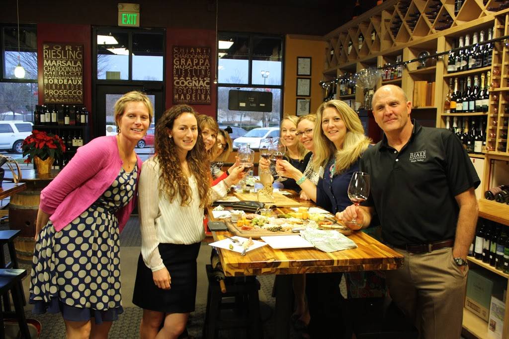 Yiannis Wine & Food | restaurant | 401 N Great Neck Rd #118, Virginia Beach, VA 23454, USA | 7574639463 OR +1 757-463-9463