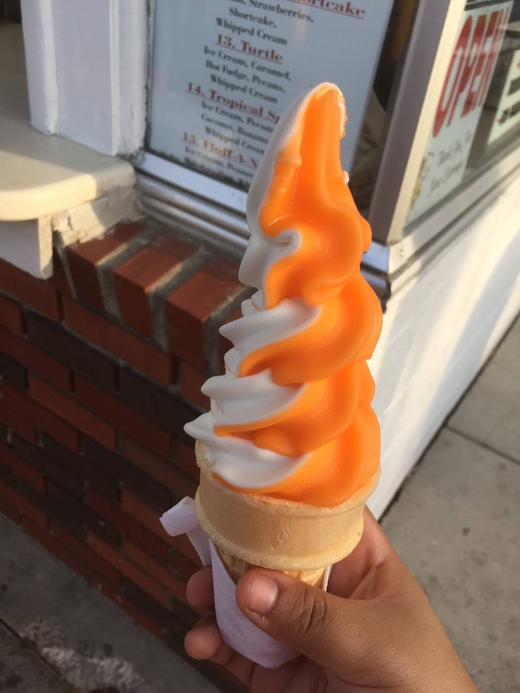 Pied Piper Drive In | restaurant | 502 Huron St, Huron, OH 44839, USA | 4194332601 OR +1 419-433-2601