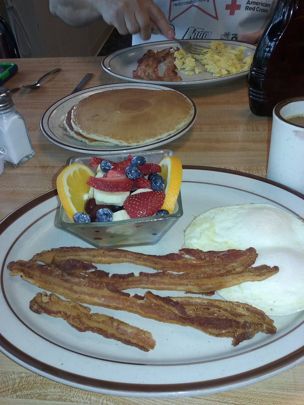 Maggies Cafe | restaurant | 8970 Lewis Ave, Temperance, MI 48182, USA | 7348472233 OR +1 734-847-2233