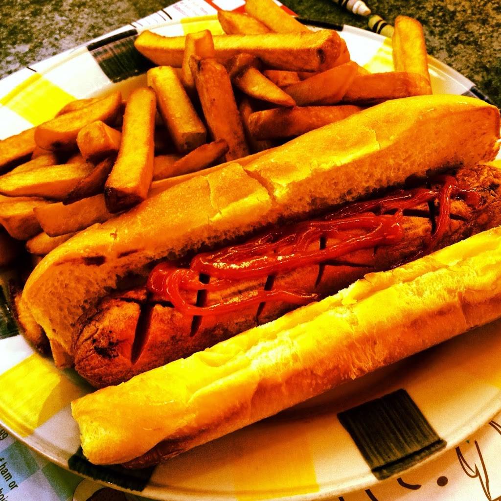 Wimpys Diner | restaurant | 1001 Division St, Cobourg, ON K9A 5J5, Canada | 9053734033 OR +1 905-373-4033