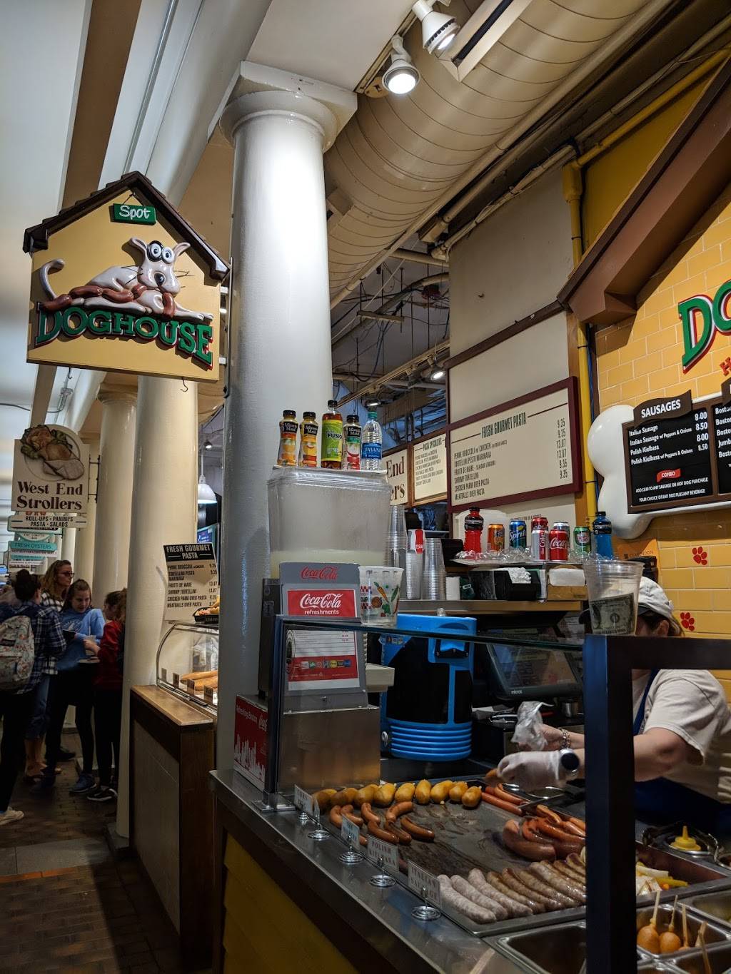 Dog House | restaurant | 1 Faneuil Hall Sq, Boston, MA 02109, USA | 6177424441 OR +1 617-742-4441