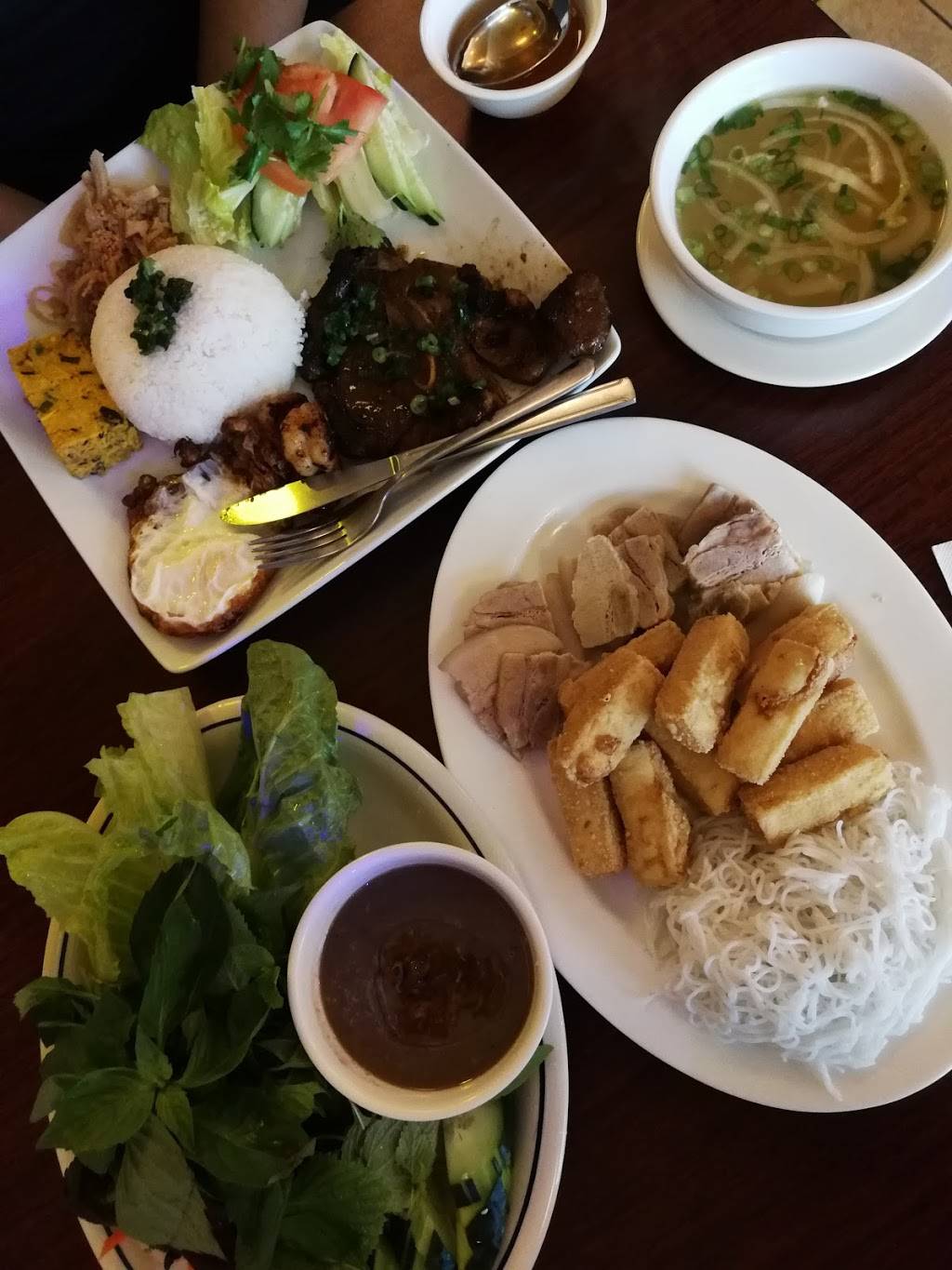 Miss Saigon Bistro | restaurant | 9226 SE Division St suite b, Portland, OR 97266, USA | 5032067907 OR +1 503-206-7907