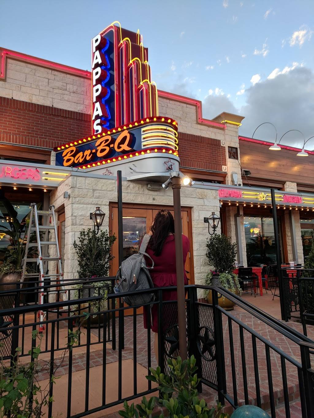 Pappas Bar-B-Q | restaurant | 10810 Eastex Fwy, Houston, TX 77093, USA | 2812270593 OR +1 281-227-0593