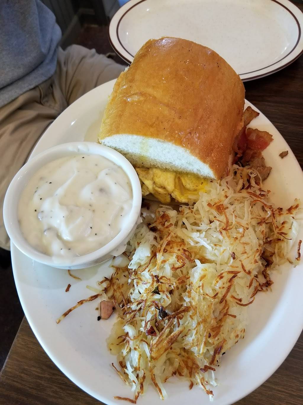 Mamas Place | restaurant | 600 N Wayne St, Angola, IN 46703, USA | 2603194297 OR +1 260-319-4297