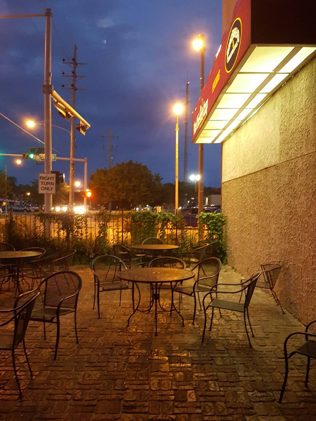 Chicken Coop Inc | restaurant | 120 E 3rd St, Grand Island, NE 68801, USA | 3083982500 OR +1 308-398-2500