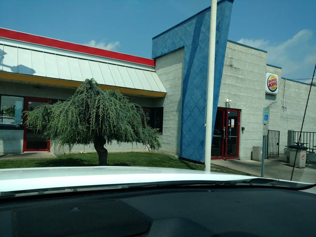 Burger King | restaurant | 4701 Edgmont Ave, Brookhaven, PA 19015, USA | 6108761726 OR +1 610-876-1726