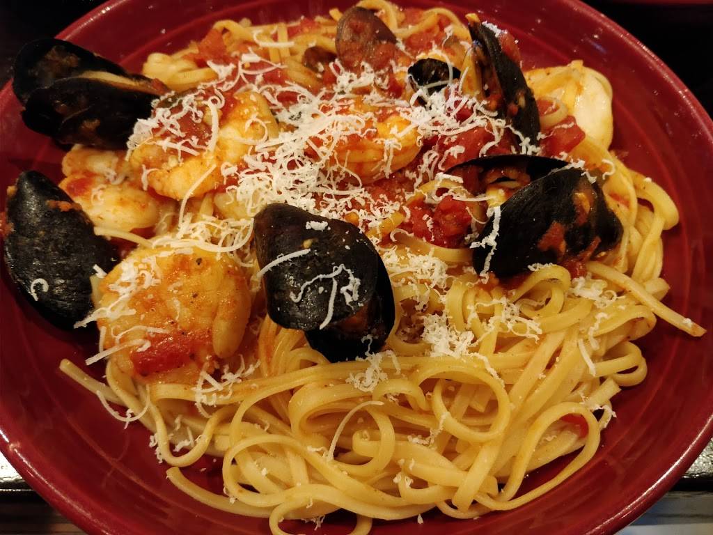 Carrabbas Italian Grill | restaurant | 100 N Pointe Blvd, Lancaster, PA 17601, USA | 7175606756 OR +1 717-560-6756
