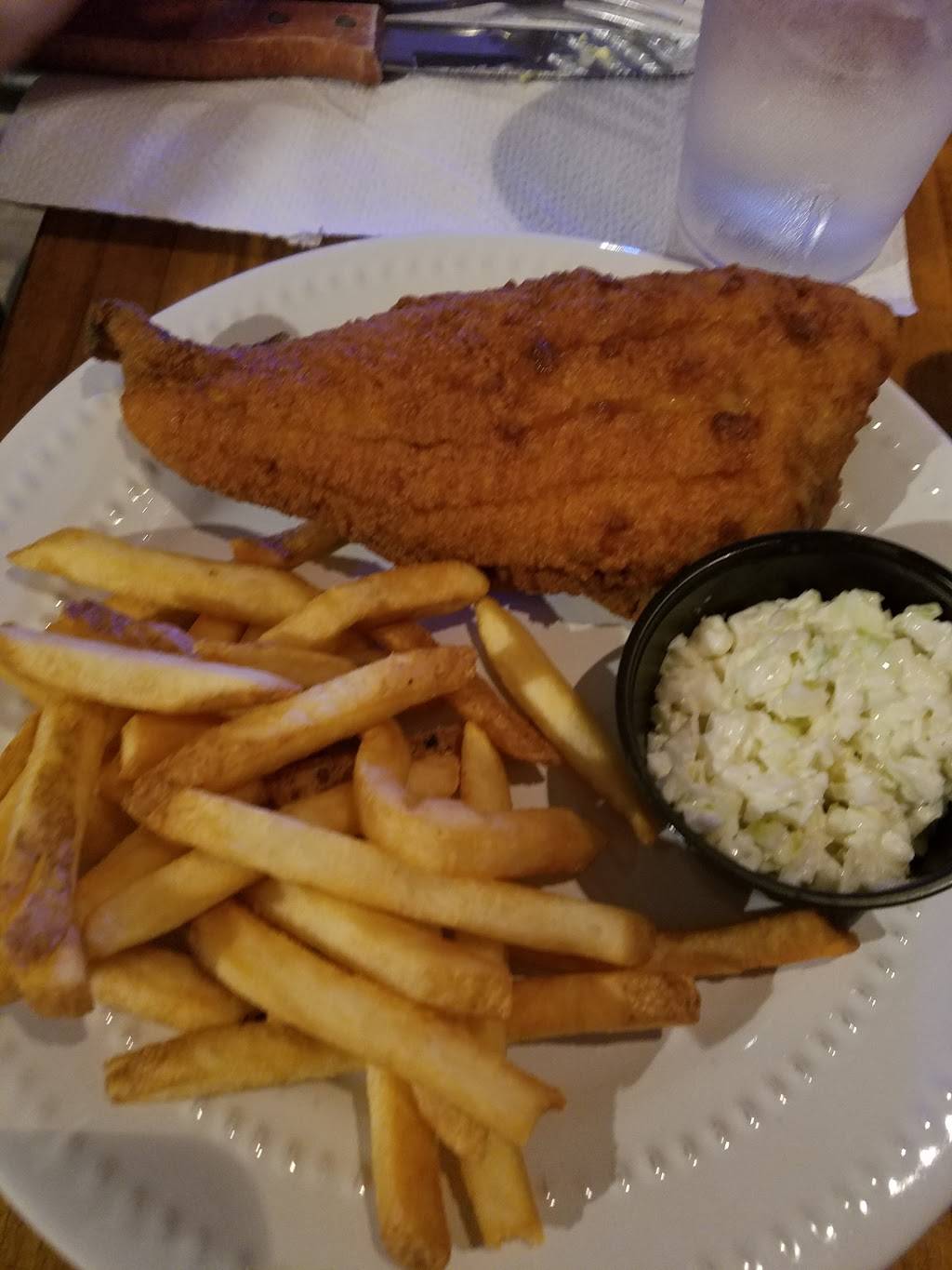 33 Oyster Shack | restaurant | 3309 NC-33, Tarboro, NC 27886, USA | 2528231948 OR +1 252-823-1948