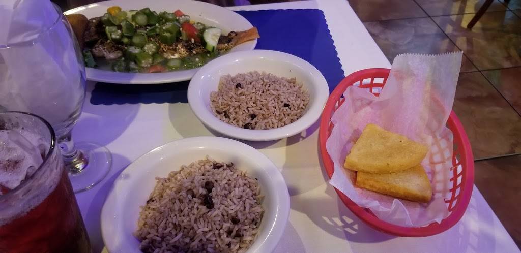 Fins & Things Bar & Grill | restaurant | 3801 N University Dr, Sunrise, FL 33351, USA | 9545338746 OR +1 954-533-8746