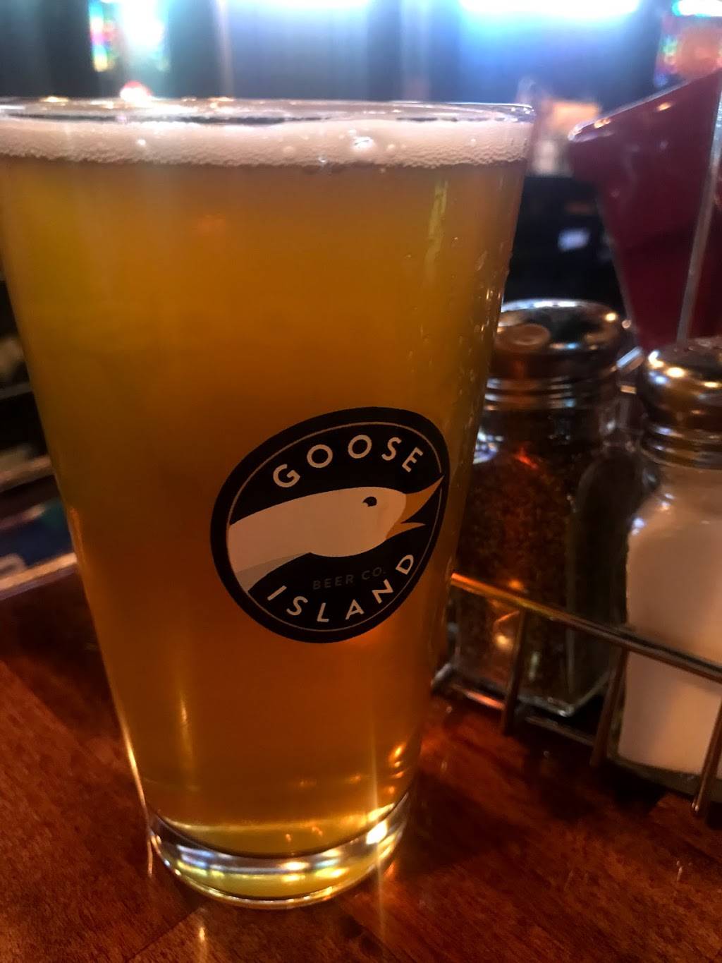 Louies Tap House | restaurant | 5689 Elevator Rd, Roscoe, IL 61073, USA | 8152701020 OR +1 815-270-1020