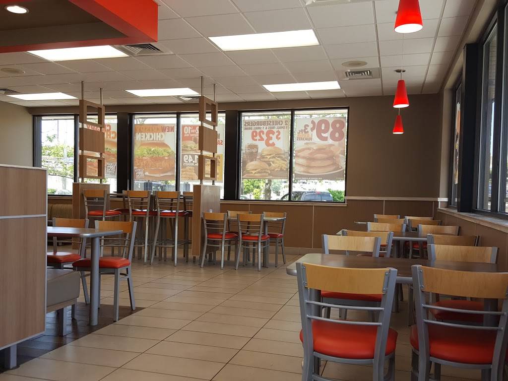 Burger King | restaurant | 165 Pearl St, Braintree, MA 02184, USA | 7817949995 OR +1 781-794-9995