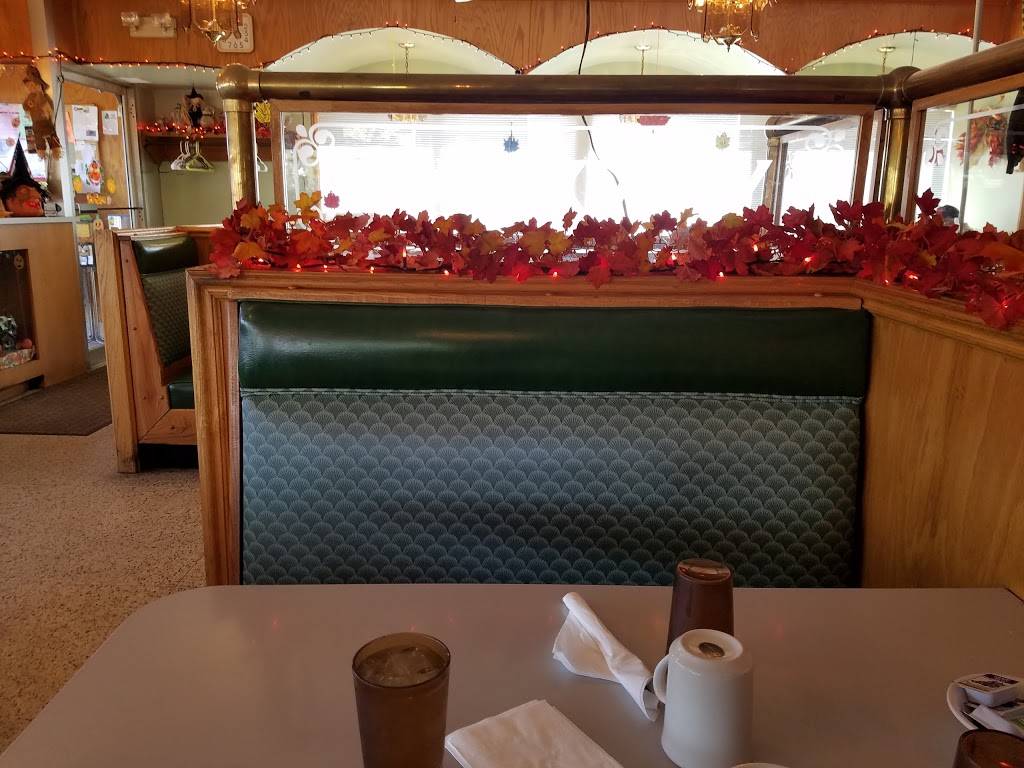 Parkway Family Restaurant | restaurant | 1400 E 13th Ave, Mendota, IL 61342, USA | 8155396837 OR +1 815-539-6837